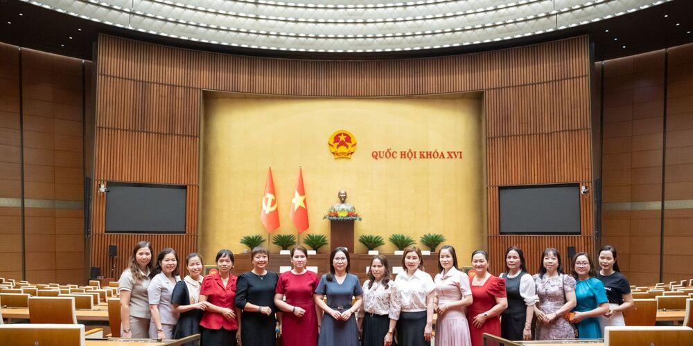 Đoàn đại biểu Phụ nữ tỉnh Cà Mau thăm Nhà Quốc hội trước thềm Đại hội đại biểu Phụ nữ toàn quốc lần thứ XI