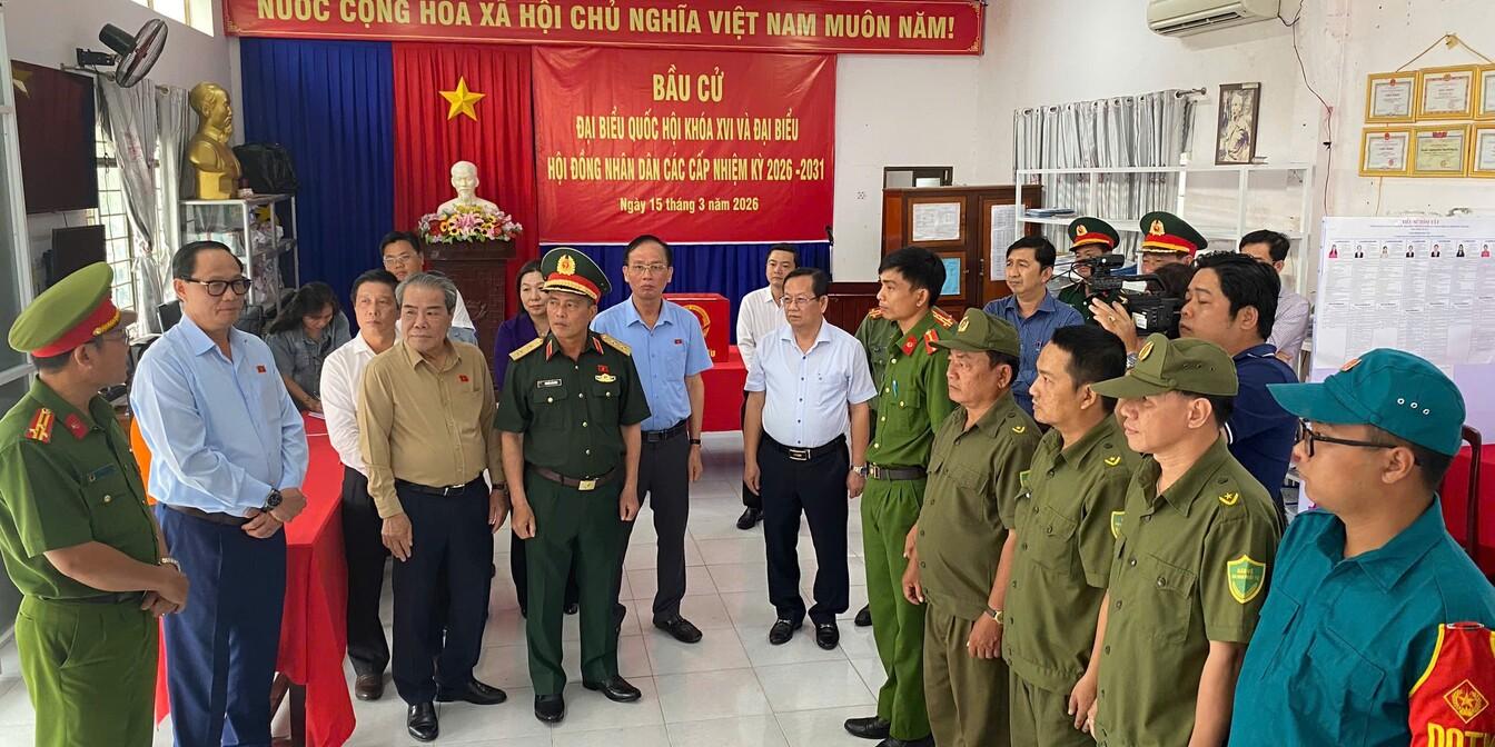 Phó Chủ tịch Quốc hội, Thượng tướng Trần Quang Phương kiểm tra, giám sát tại Phòng Cảnh sát PCCC&CNCH, Công an tỉnh An Giang