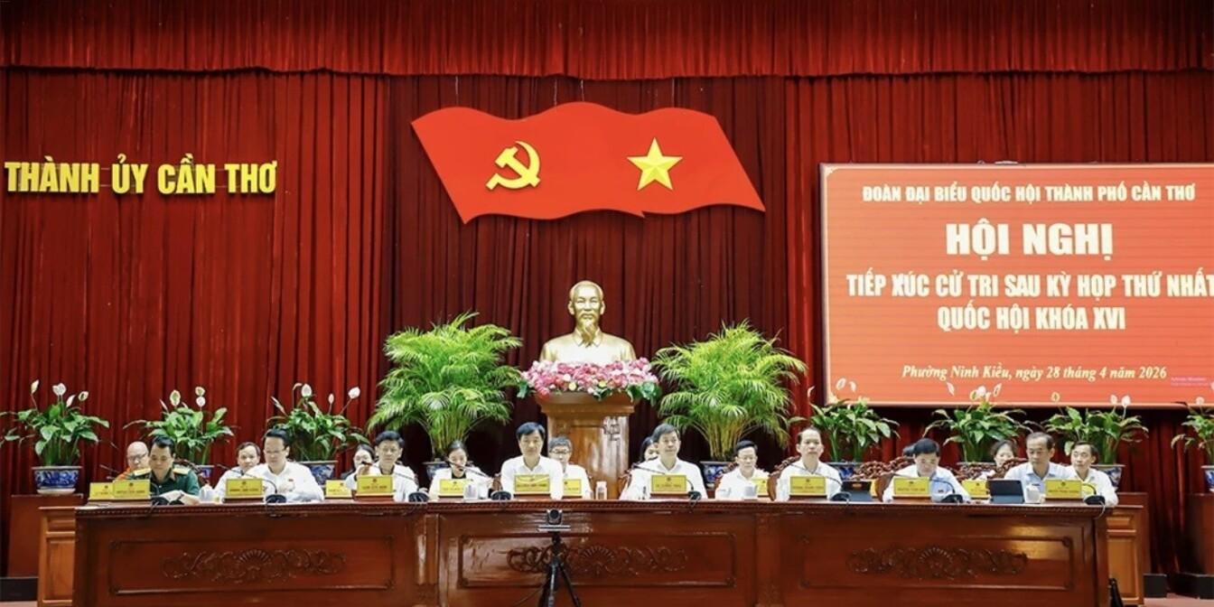 Chủ tịch Hội đồng Dân tộc Lâm Văn Mẫn và Đoàn ĐBQH TP Cần Thơ tiếp xúc cử tri sau Kỳ họp thứ Nhất, Quốc hội khóa XVI