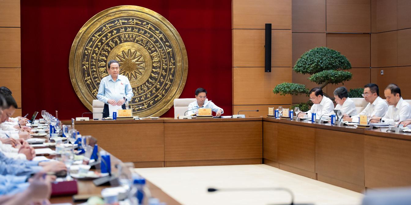 Chủ tịch Quốc hội Trần Thanh Mẫn chủ trì làm việc với Thường trực Ủy ban Quốc phòng, An ninh và Đối ngoại
