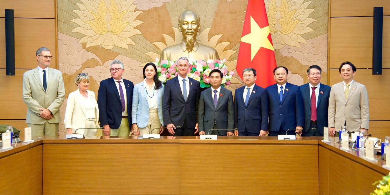 Phó Chủ tịch Quốc hội, Thượng tướng Nguyễn Doãn Anh tiếp Đoàn Ủy ban Quốc phòng và Các lực lượng vũ trang, Hạ viện Pháp