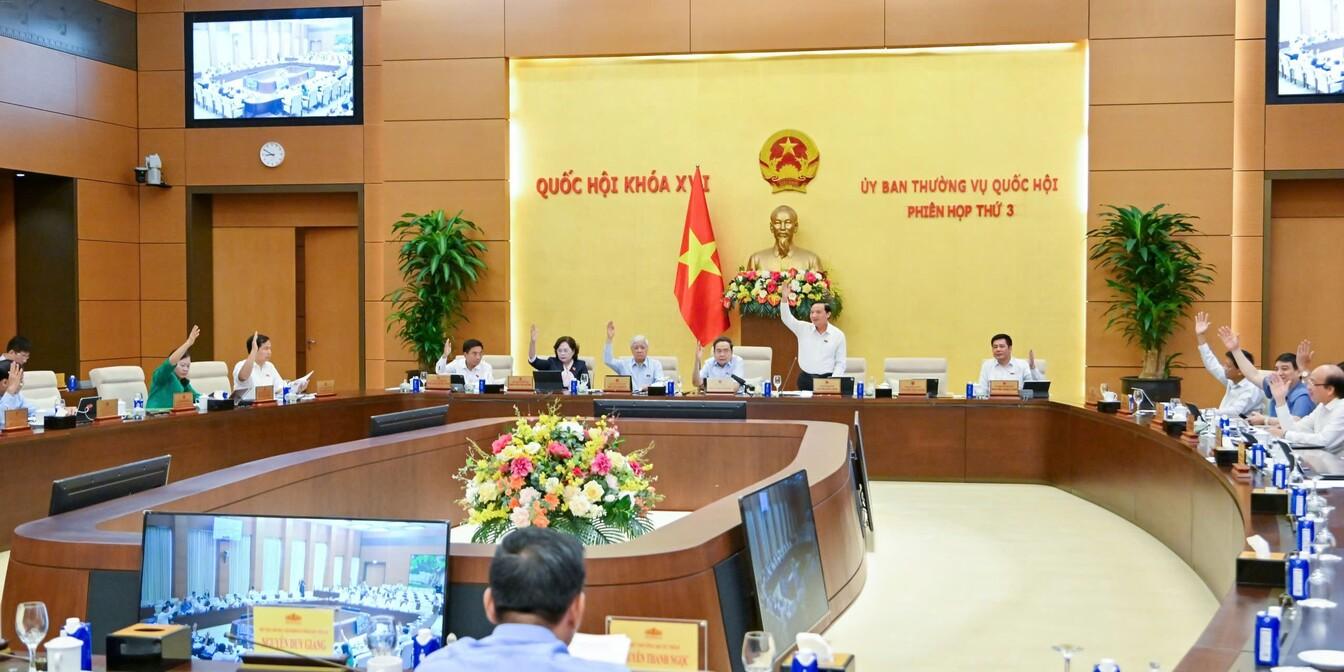 Ủy ban Thường vụ Quốc hội biểu quyết thông qua các nội dung dự thảo Pháp lệnh sửa đổi, bổ sung một số điều của Pháp lệnh số 03
