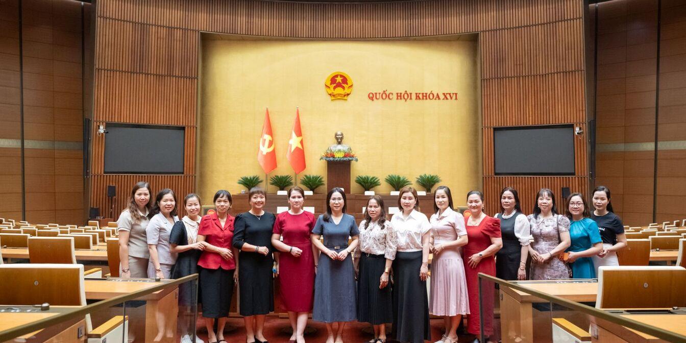 Đoàn đại biểu Phụ nữ tỉnh Cà Mau thăm Nhà Quốc hội trước thềm Đại hội đại biểu Phụ nữ toàn quốc lần thứ XI