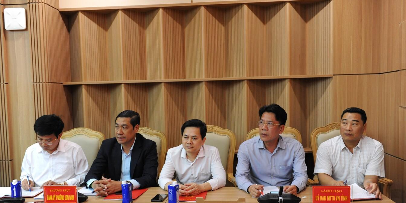 Phó Chủ tịch Quốc hội Nguyễn Thị Thanh giám sát, kiểm tra công tác bầu cử tại Hưng Yên