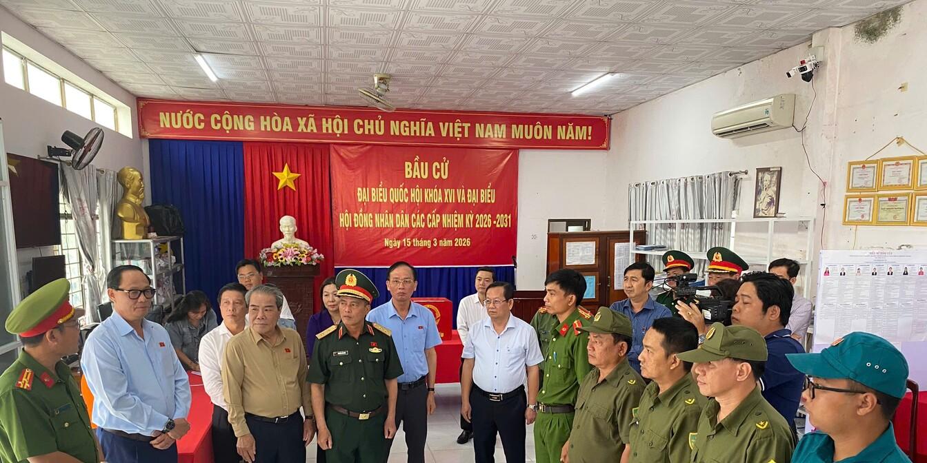 Phó Chủ tịch Quốc hội, Thượng tướng Trần Quang Phương kiểm tra, giám sát tại Phòng Cảnh sát PCCC&CNCH, Công an tỉnh An Giang