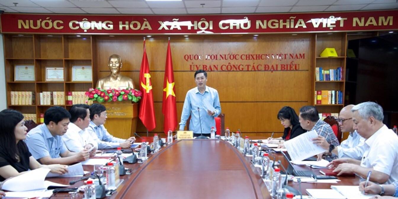 Thường trực Ủy ban Công tác đại biểu thẩm tra sơ bộ Tờ trình của Thủ tướng Chính phủ về cơ cấu số lượng thành viên Chính phủ nhiệm kỳ Quốc hội khoá XVI