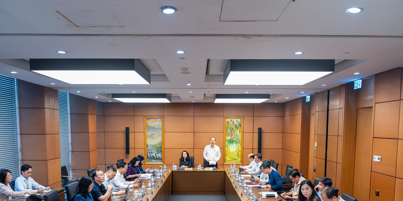 Chuyển thẩm quyền chứng thực từ xã về văn phòng công chứng: Giảm phiền hà, tiết kiệm kinh phí