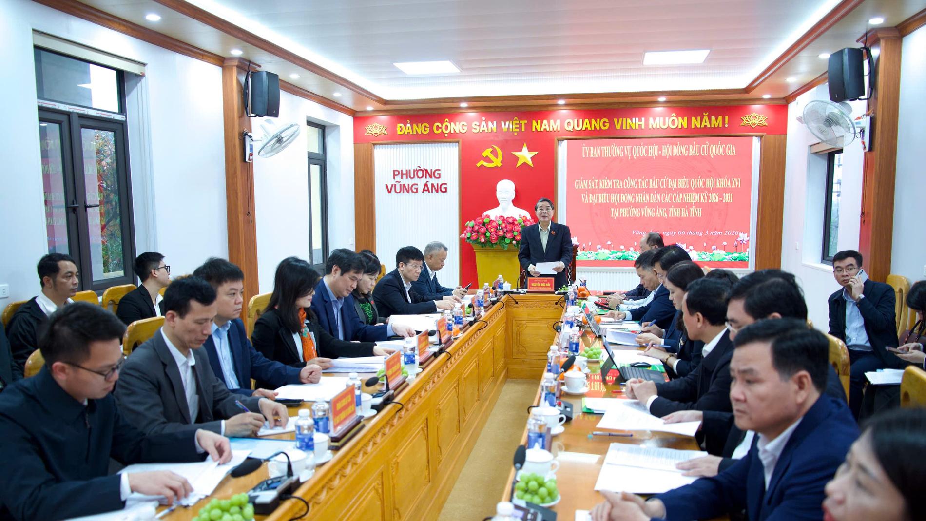 Phó Chủ tịch Quốc hội Nguyễn Đức Hải giám sát công tác bầu cử tại Vũng Áng, Hà Tĩnh
