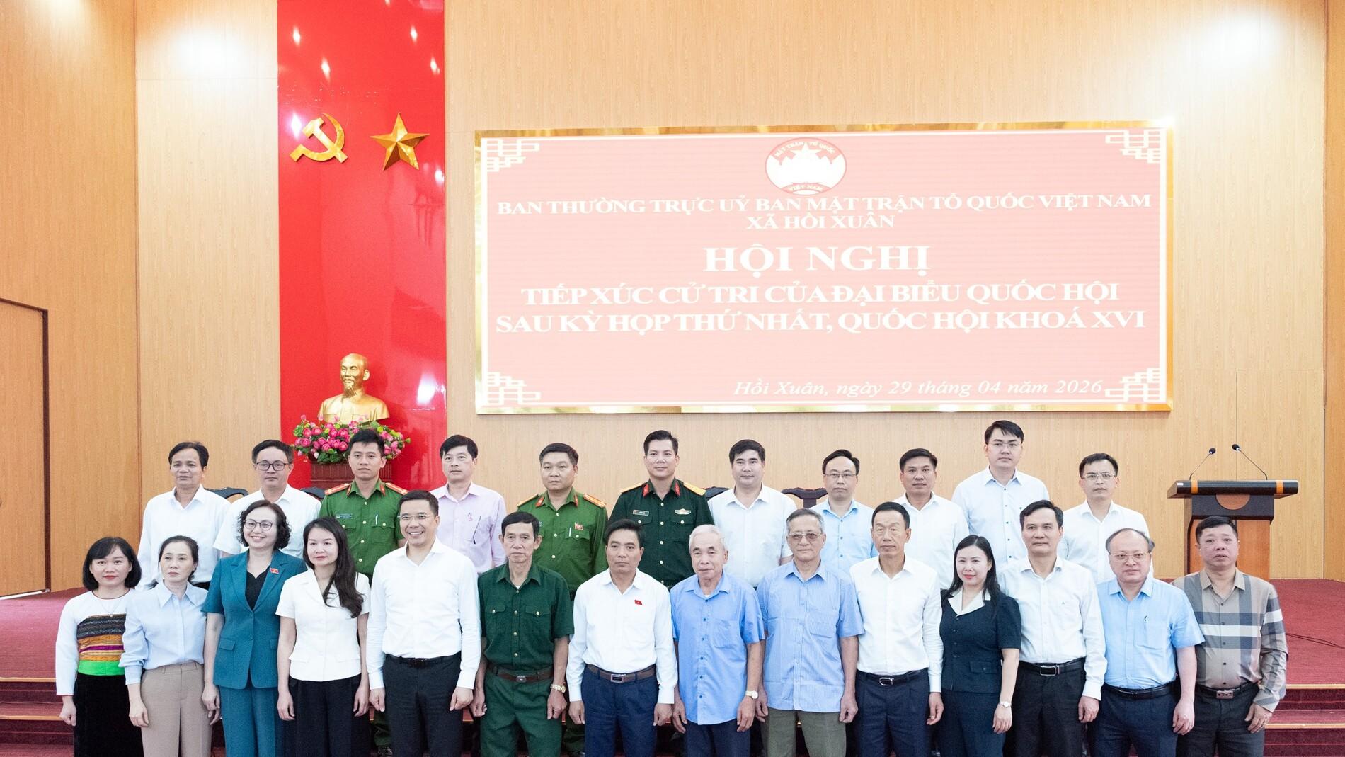 Video: Phó Chủ tịch Quốc hội, Thượng tướng Nguyễn Doãn Anh tiếp xúc cử tri tại xã Hồi Xuân, tỉnh Thanh Hóa