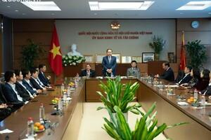 Chủ tịch Quốc hội thăm, làm việc với Ủy ban Kinh tế và Tài chính