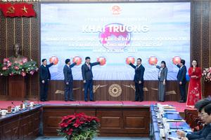 Phó Chủ tịch Quốc hội Vũ Hồng Thanh dự khai trương Trang thông tin điện tử bầu cử tại Điện Biên