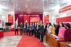 Phó Chủ tịch Quốc hội, Thượng tướng Trần Quang Phương kiểm tra công tác chuẩn bị bầu cử tại Khu vực bỏ phiếu tỉnh Thanh Hóa