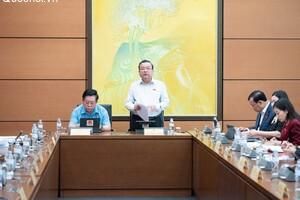 Ảnh: Chủ nhiệm Ủy ban Quốc phòng, An ninh và Đối ngoại, Thượng tướng Lê Tấn Tới tham dự thảo luận ở Tổ 3 chiều ngày 09/4/2026