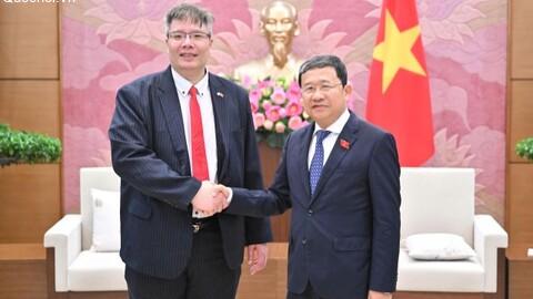 Phó Bí thư Đảng ủy Quốc hội Vũ Hải Hà tiếp Đoàn công tác của Hiệp hội Doanh nhân và Đầu tư Việt Nam – Hàn Quốc