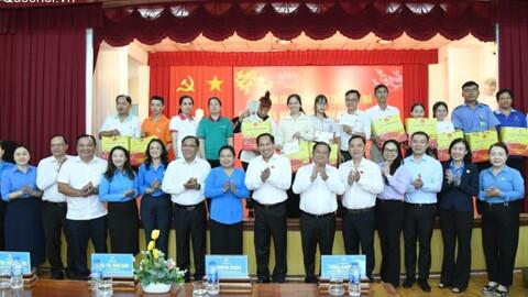 Tổng Thư ký Quốc hội, Chủ nhiệm Văn phòng Quốc hội Lê Quang Mạnh thăm, tặng quà Tết tại Cần Thơ