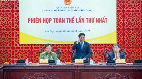 Phó Chủ tịch Quốc hội, Thượng tướng Nguyễn Doãn Anh dự, chỉ đạo Phiên họp toàn thể lần thứ nhất Ủy ban Quốc phòng, An ninh và Đối ngoại của Quốc hội khóa XVI