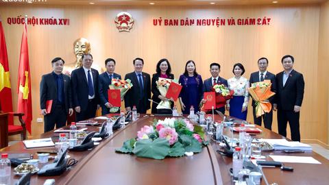 Ủy ban Dân nguyện và Giám sát tổ chức Lễ công bố, trao Nghị quyết của Ủy ban Thường vụ Quốc hội về công tác cán bộ