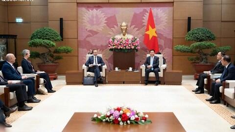 Phó Chủ tịch Quốc hội Nguyễn Hồng Diên hội kiến với Chủ tịch Uỷ ban Nghị viện EFTA