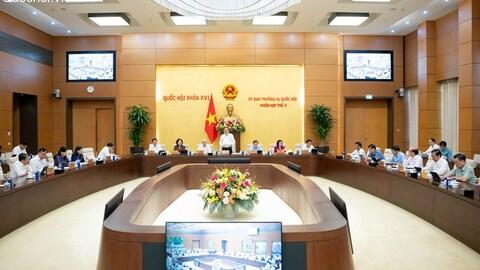 Ủy ban Thường vụ Quốc hội cho ý kiến về Báo cáo tổng kết Kỳ họp thứ Nhất, Quốc hội khóa XVI