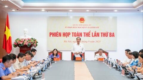Phó Chủ tịch Quốc hội, Thượng tướng Trần Quang Phương dự Phiên họp toàn thể Ủy ban Dân nguyện và Giám sát