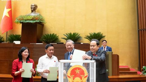Quốc hội bầu 6 Phó Chủ tịch Quốc hội và các Ủy viên Ủy ban Thường vụ Quốc hội khóa XVI