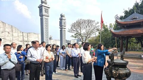 Đảng ủy Ủy ban Dân nguyện và Giám sát tổ chức sinh hoạt chuyên đề về nguồn tại tỉnh Sơn La