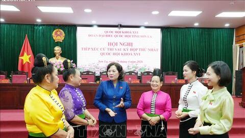 Phó Chủ tịch Quốc hội Nguyễn Thị Hồng tiếp xúc cử tri tại Sơn La