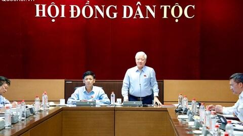 Phó Chủ tịch Thường trực Quốc hội Đỗ Văn Chiến dự Phiên họp thường kỳ của Thường trực Hội đồng Dân tộc