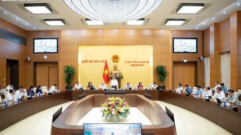 Ủy ban Thường vụ Quốc hội cho ý kiến về Báo cáo tổng kết Kỳ họp thứ Nhất, Quốc hội khóa XVI