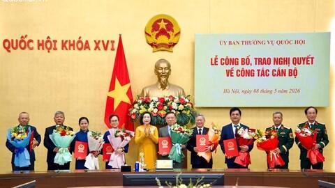 Phó Chủ tịch Quốc hội Nguyễn Thị Thanh dự Lễ Công bố, trao Nghị quyết của Ủy ban Thường vụ Quốc hội về công tác cán bộ