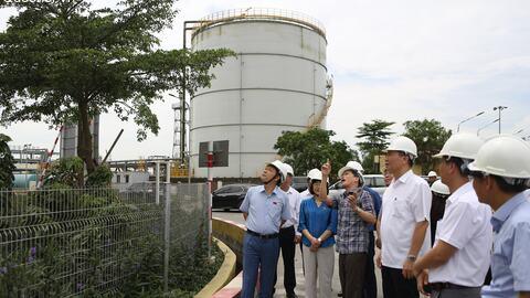 Đoàn công tác của Ủy ban Khoa học, Công nghệ và Môi trường khảo sát hoạt động bảo vệ môi trường tại Công ty TNHH MTV Đạm Ninh Bình