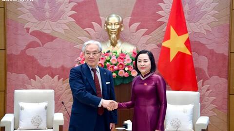 Phó Chủ tịch Quốc hội Nguyễn Thị Thanh tiếp ông Higashiue Shinichi, Chủ tịch Tập đoàn Tokushukai Nhật Bản