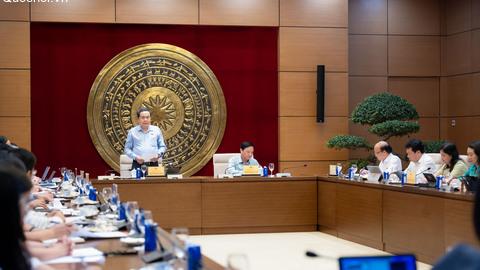 Chủ tịch Quốc hội làm việc với Thường trực Ủy ban Pháp luật và Tư pháp