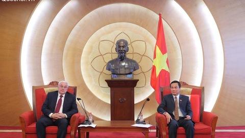 Phó Chủ nhiệm Ủy ban Văn hóa và Xã hội Triệu Thế Hùng tiếp Đoàn lãnh đạo Trường Đại học Năng lượng Moscow, Liên bang Nga