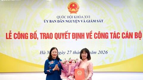 Ủy ban Dân nguyện và Giám sát trao quyết định về công tác cán bộ