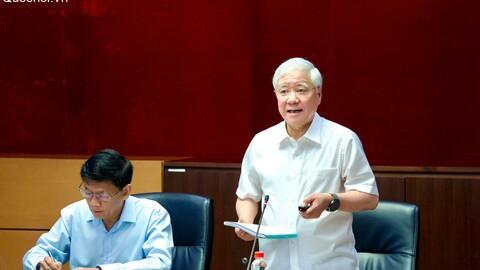 Phó Chủ tịch Thường trực Quốc hội Đỗ Văn Chiến làm việc với Thường trực Hội đồng Dân tộc