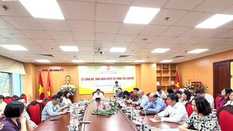Trao Nghị quyết nghỉ hưu đối với Phó Chủ nhiệm Ủy ban Công tác đại biểu Nguyễn Tuấn Anh