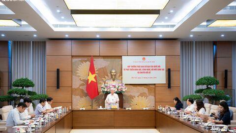 Phó Chủ tịch Thường trực Quốc hội Đỗ Văn Chiến chủ trì Phiên họp Thường trực Ban Chỉ đạo về phát triển khoa học, công nghệ, đổi mới sáng tạo và chuyển đổi số