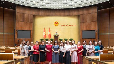 Đoàn đại biểu Phụ nữ tỉnh Cà Mau thăm Nhà Quốc hội trước thềm Đại hội đại biểu Phụ nữ toàn quốc lần thứ XI