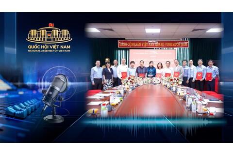 Ủy ban Khoa học, Công nghệ và Môi trường công bố và trao Nghị quyết của Ủy ban Thường vụ Quốc hội về công tác cán bộ