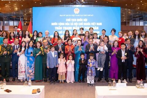 Chủ tịch Quốc hội và Phu nhân gặp mặt cán bộ, nhân viên Đại sứ quán, cộng đồng người Việt Nam tại Thổ Nhĩ Kỳ