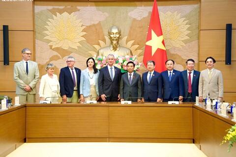 Phó Chủ tịch Quốc hội, Thượng tướng Nguyễn Doãn Anh tiếp Đoàn Ủy ban Quốc phòng và Các lực lượng vũ trang, Hạ viện Pháp