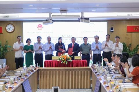 Hướng tới tăng trưởng hai con số dựa trên nền tảng khoa học, công nghệ và đổi mới sáng tạo