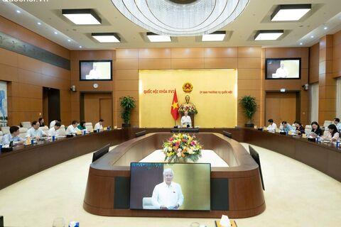 Phó Chủ tịch Thường trực Quốc hội Đỗ Văn Chiến chủ trì họp giao ban với Thường trực các cơ quan của Quốc hội