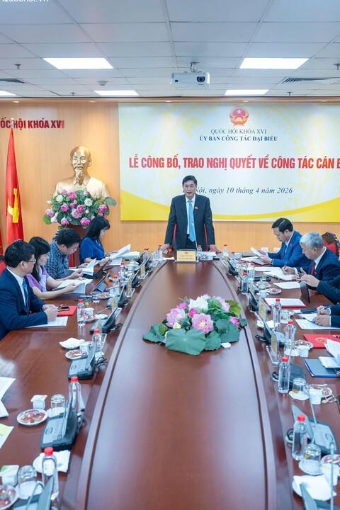 Ủy ban Công tác đại biểu của Quốc hội tổ chức Lễ công bố, trao Nghị quyết của Ủy ban Thường vụ Quốc hội về công tác cán bộ