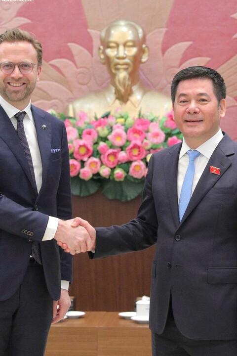 Phó Chủ tịch Quốc hội Nguyễn Hồng Diên hội kiến với Chủ tịch Uỷ ban Nghị viện EFTA