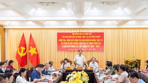Phó Chủ tịch Quốc hội, Thượng tướng Trần Quang Phương kiểm tra, giám sát, làm việc với Ủy ban bầu cử tỉnh An Giang