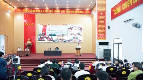Ảnh:  Phó Chủ tịch Quốc hội, Thượng tướng Nguyễn Doãn Anh tiếp xúc cử tri tại xã Hồi Xuân, tỉnh Thanh Hóa sáng 29/4