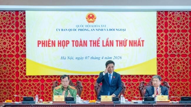 Phó Chủ tịch Quốc hội, Thượng tướng Nguyễn Doãn Anh dự, chỉ đạo Phiên họp toàn thể lần thứ nhất Ủy ban Quốc phòng, An ninh và Đối ngoại của Quốc hội khóa XVI