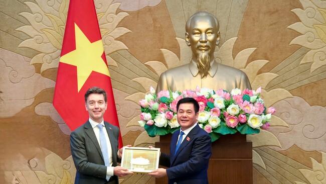 Phó Chủ tịch Quốc hội Nguyễn Hồng Diên tiếp Hiệp hội doanh nghiệp châu Âu tại Việt Nam